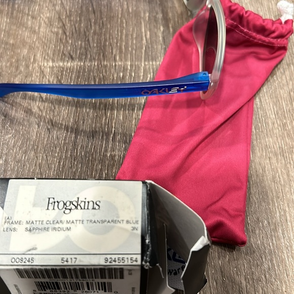 Vintage Oakley Frogskins Sunglasses - Picture 14 of 14